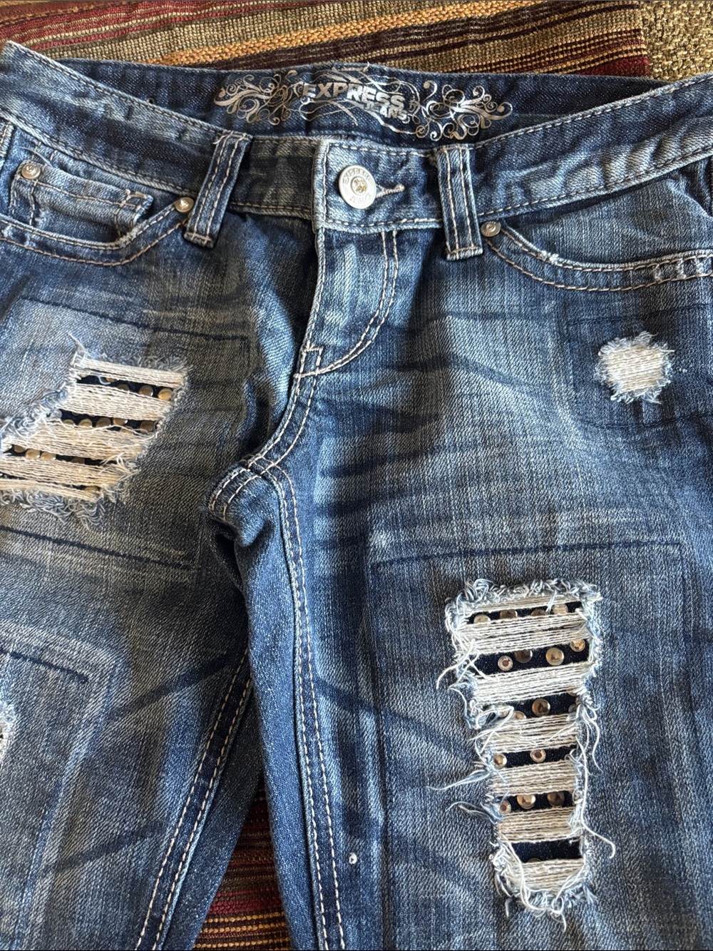 Express women’s skinny studded Jeans size 4. Low cut. Very good used condition. - Picture 11 of 11